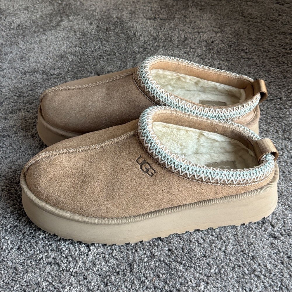 UGG Women’s Tazz II Sheepskin Slippers in Sand